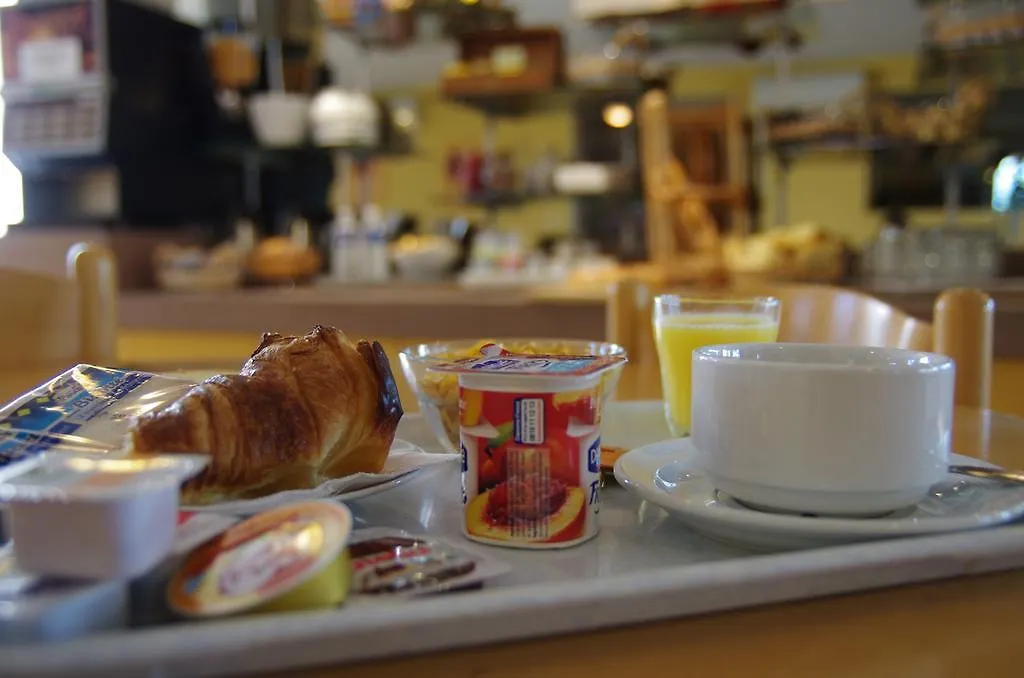 Brit Hotel Essentiel 미요 프랑스