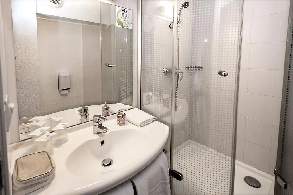 **  Brit Hotel Essentiel 미요 프랑스