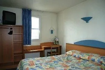 Brit Hotel Essentiel 미요