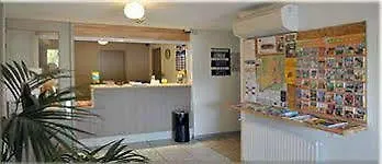 Brit Hotel Essentiel 미요 2*,